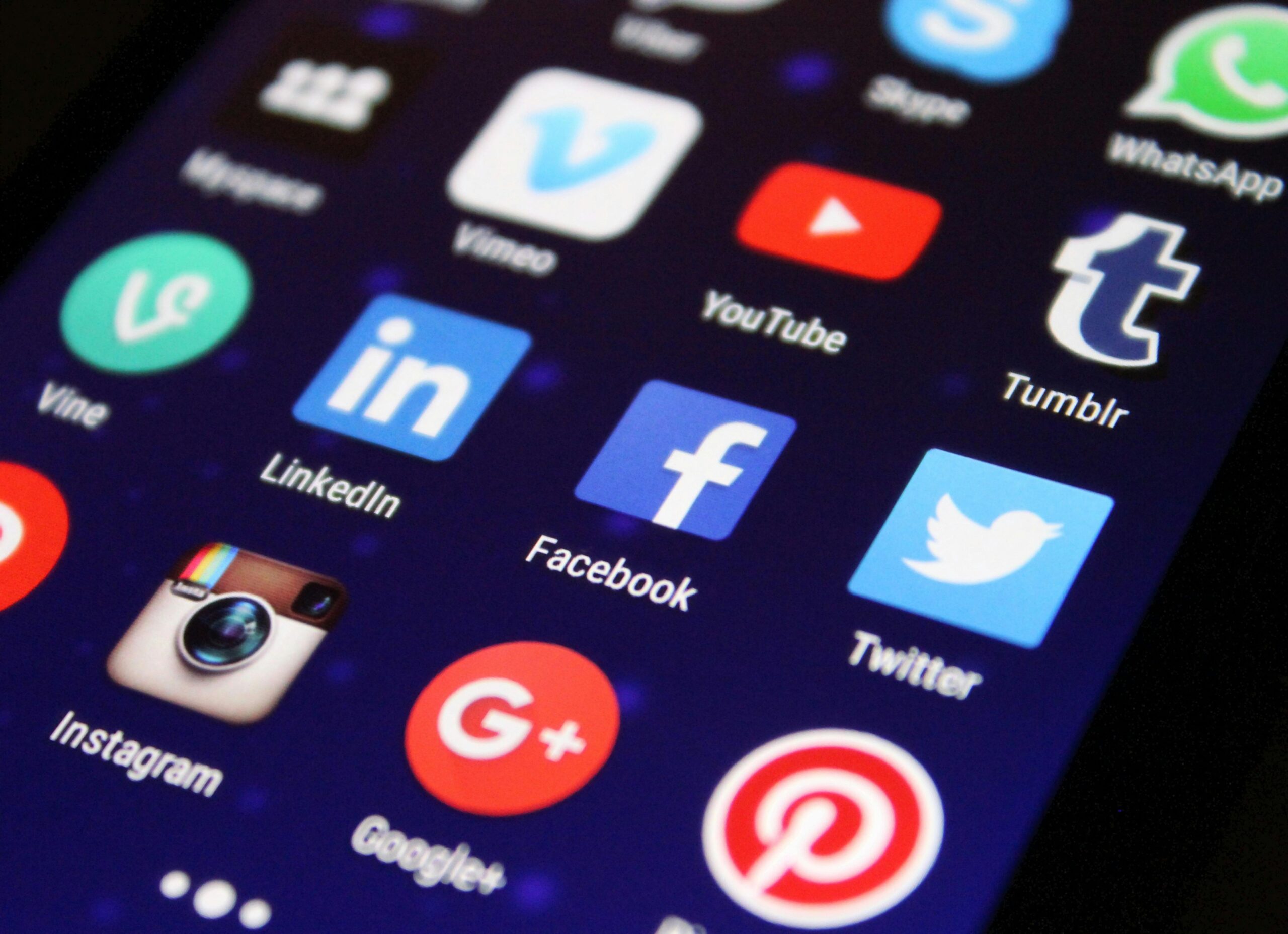 DESARROLLO DE APPS teléfono con aplicaciones
